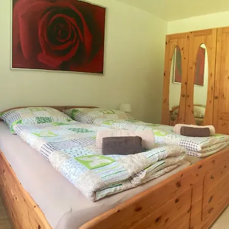 Apartament Ferienhaus Am Menzerather Weiher